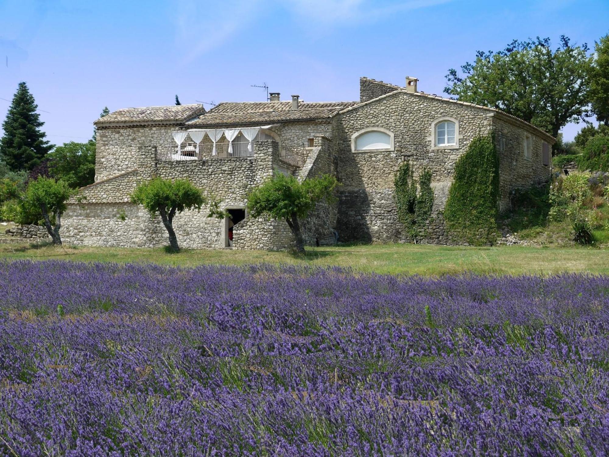 ホテル La Ferme Les Eybrachas Réauville エクステリア 写真